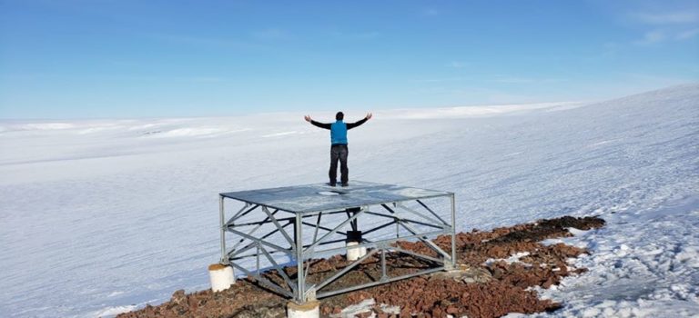 La UNAHUR está instalando un observatorio robótico en la Antártida